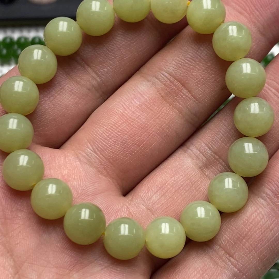 和田玉手串未镶嵌燕*?