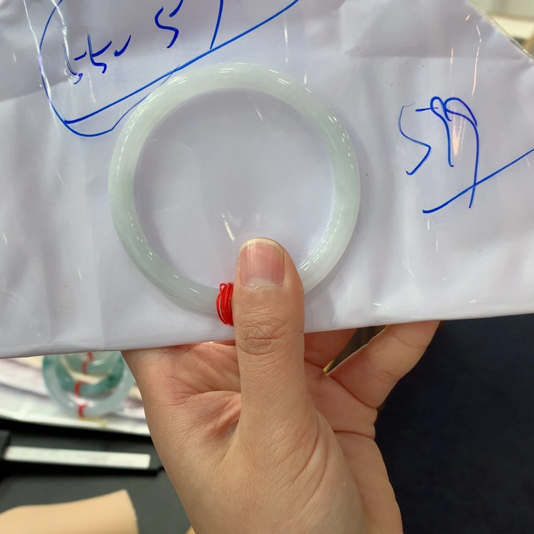 翡翠手镯未镶嵌买断