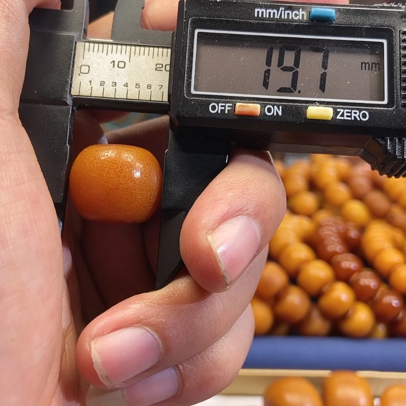 【闪购商品】蜜蜡未镶嵌珠宝奇石