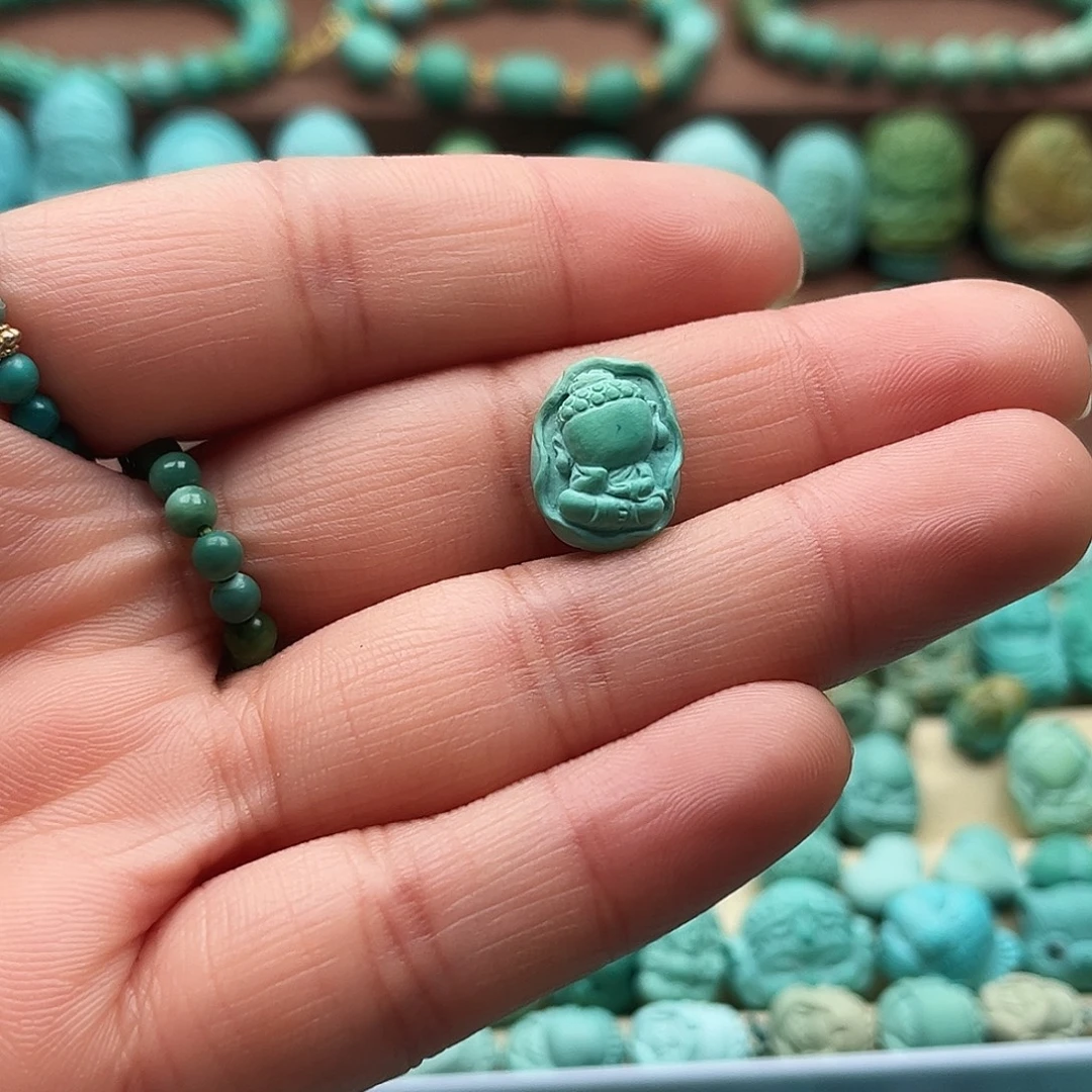 绿松石未镶嵌颈饰