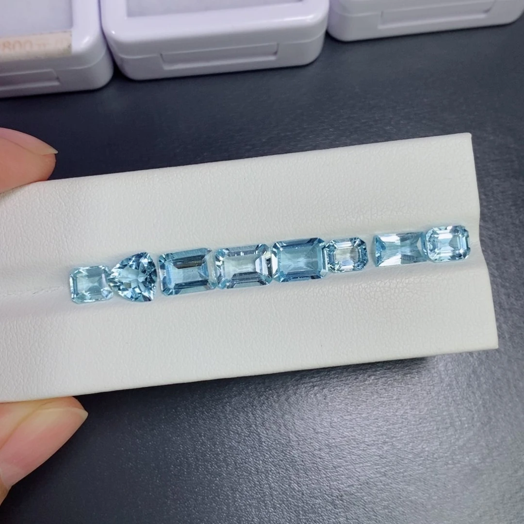 裸石海蓝宝石300一克拉，仅供展示，挑好上定向
