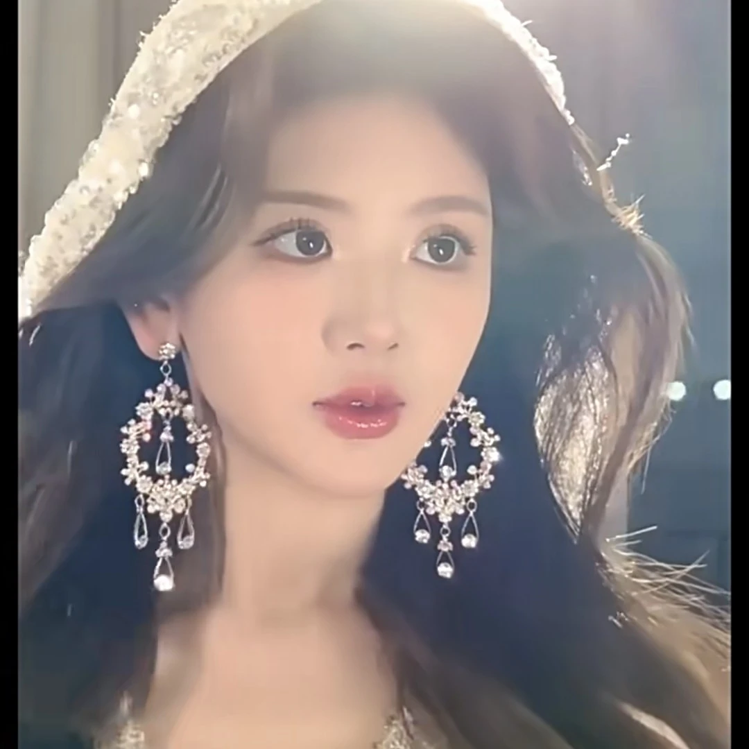 铜合金锆石耳饰 欧美镂空水滴大耳环女新款夸张镶钻长款个性耳饰