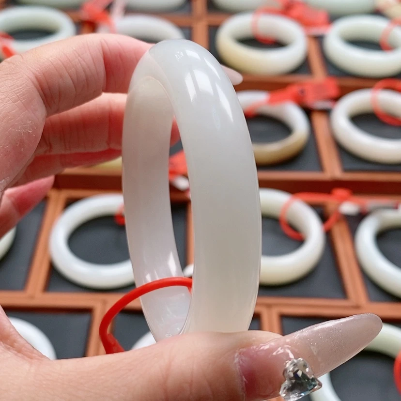 【闪购商品】未镶嵌手镯和田玉