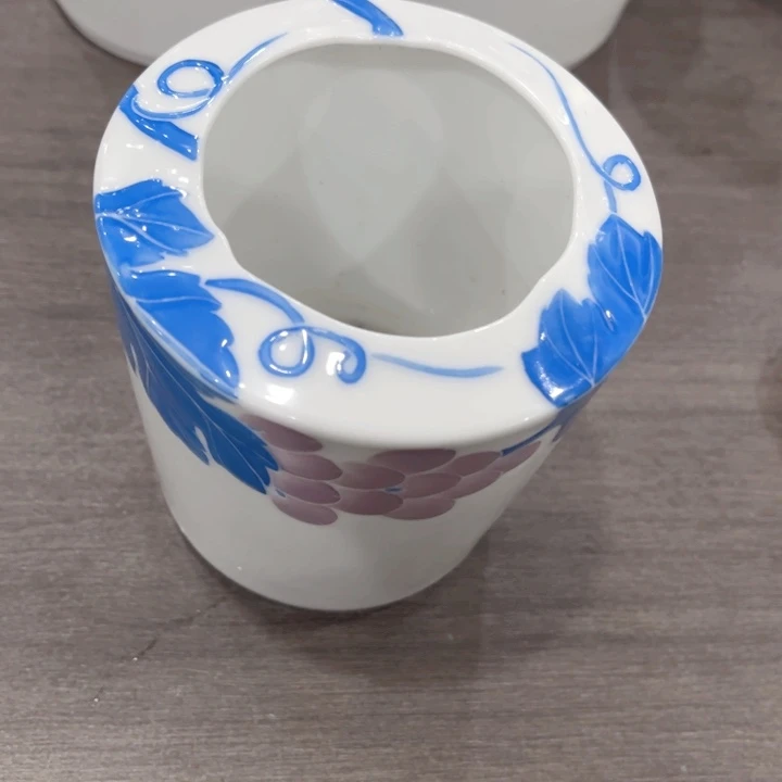 壶釉下五彩的瓷器和瓷器