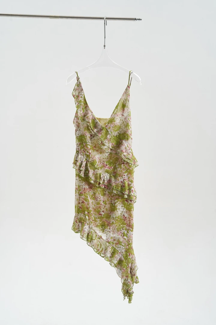 HTT小众设计感原创吊带碎花不规则连衣裙5203238