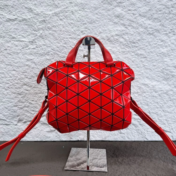 95新/三宅一生/包包/[251115NKWC]/C18978019427