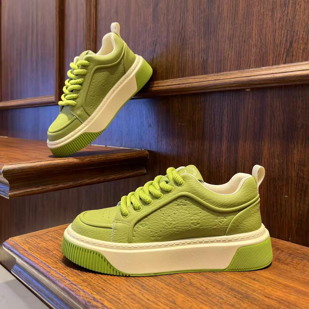 男鞋2025秋季素色压花皮面厚底时尚休闲板鞋低帮圆头潮流男生鞋子