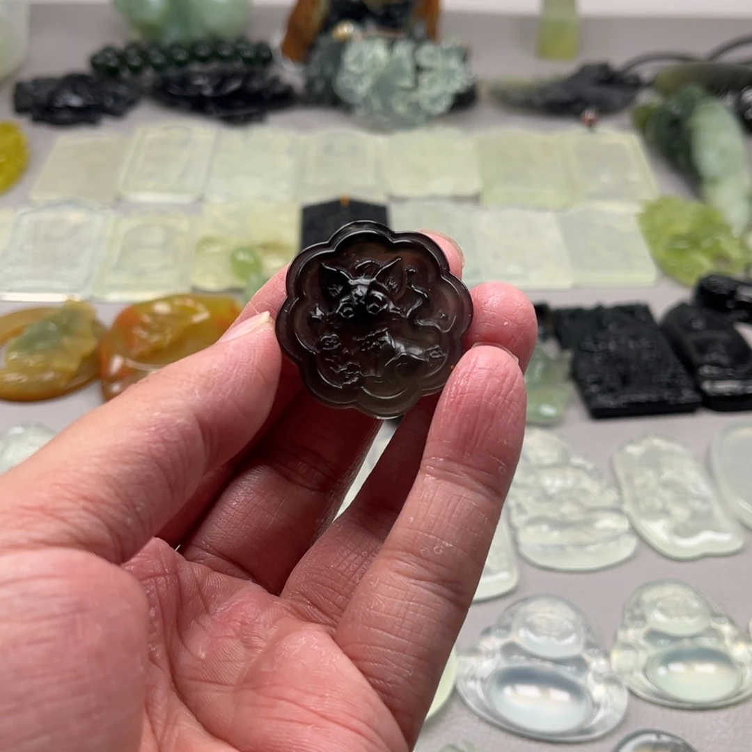 未镶嵌蛇纹石玉颈饰