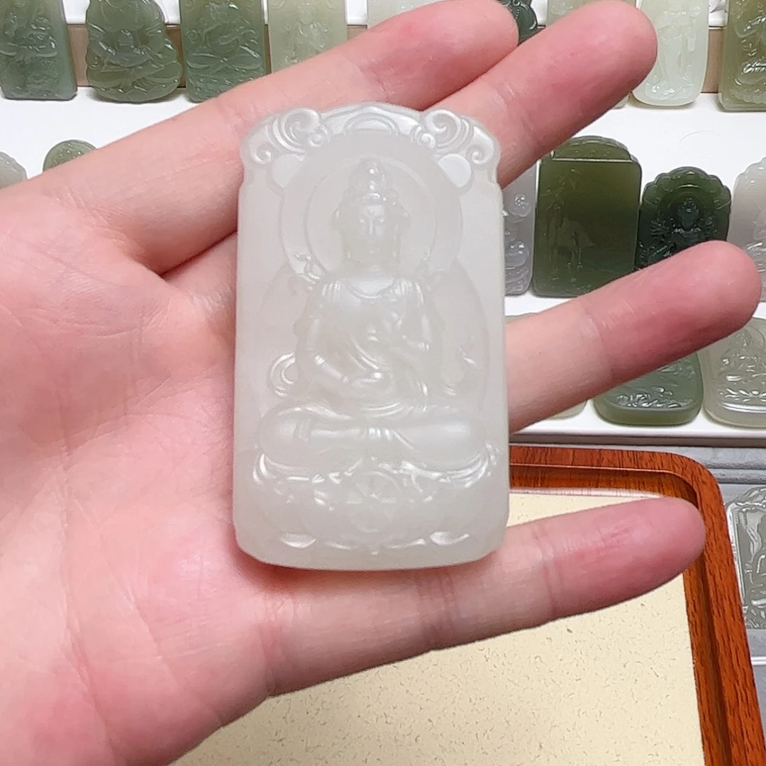 和田玉颈饰未镶嵌笑**生