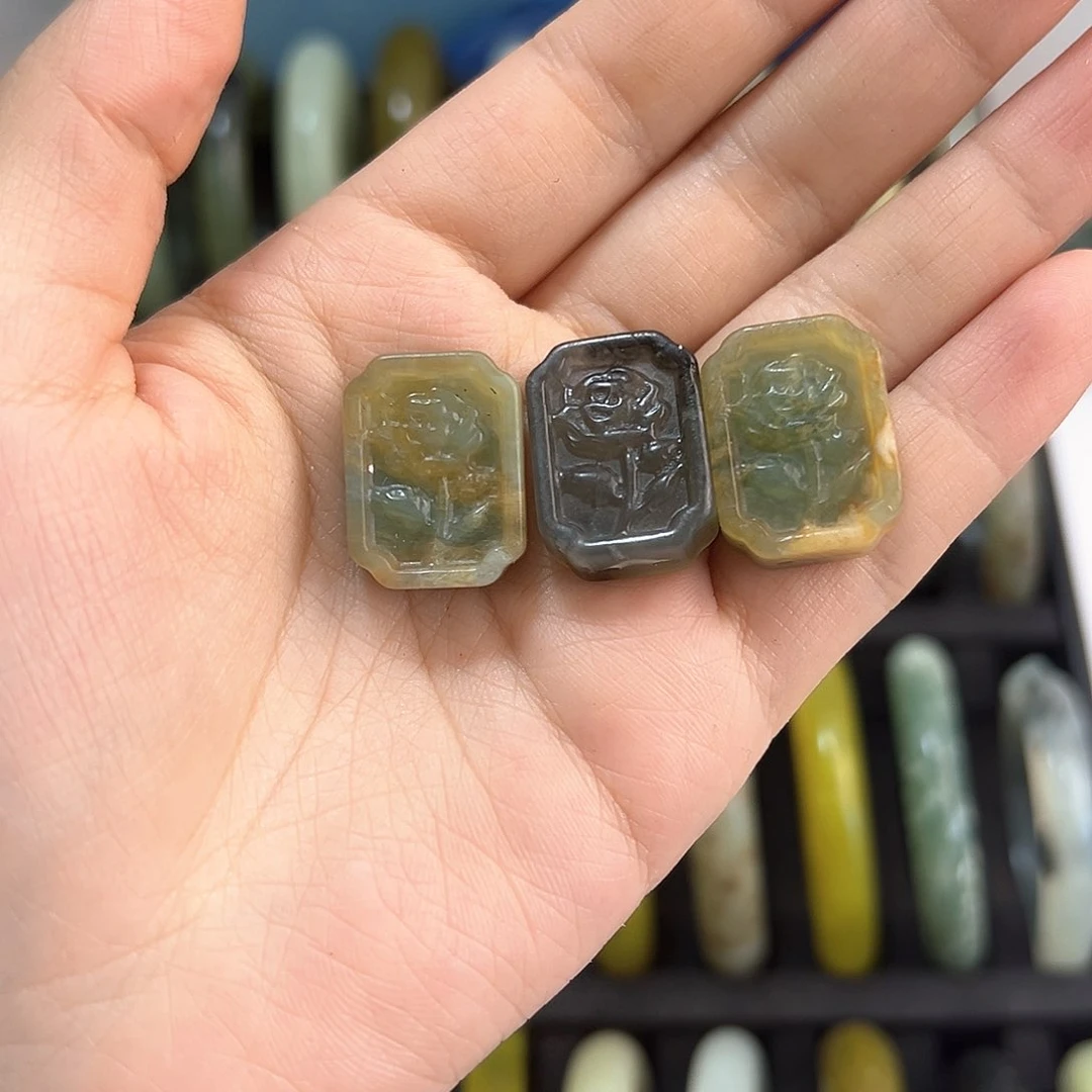 蛇纹石玉未镶嵌手镯随机发一个默认瑕疵
