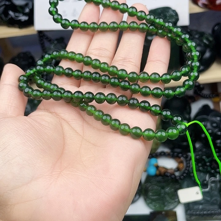 一***间未镶嵌蛇纹石玉颈饰泰山玉6108