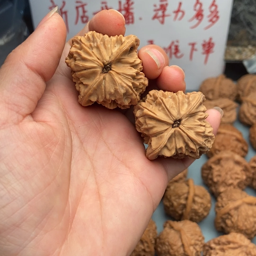 文玩核桃吊坠马老四10