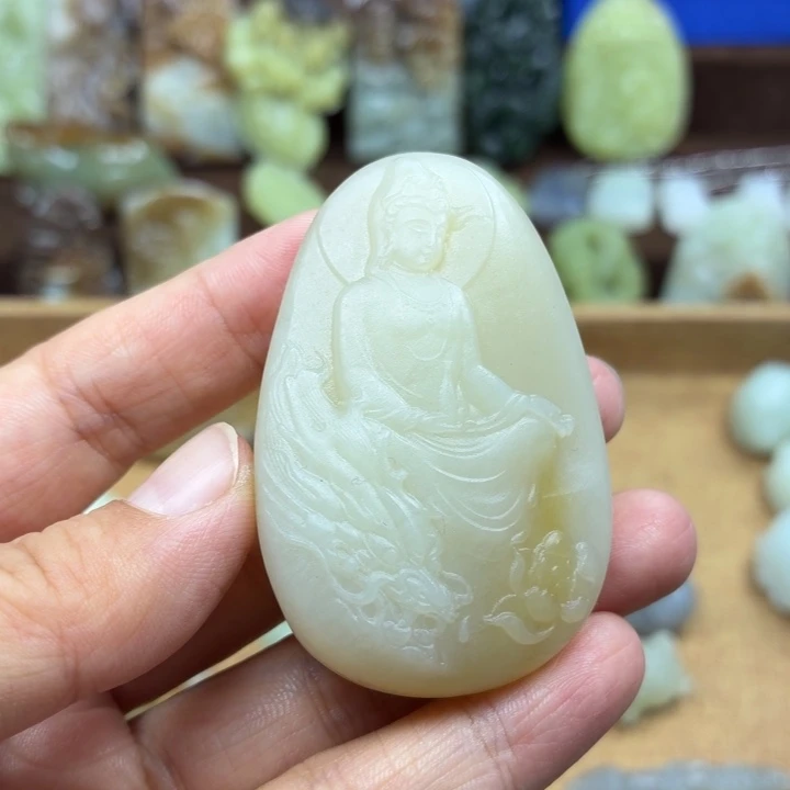 程***亮颈饰未镶嵌和田玉