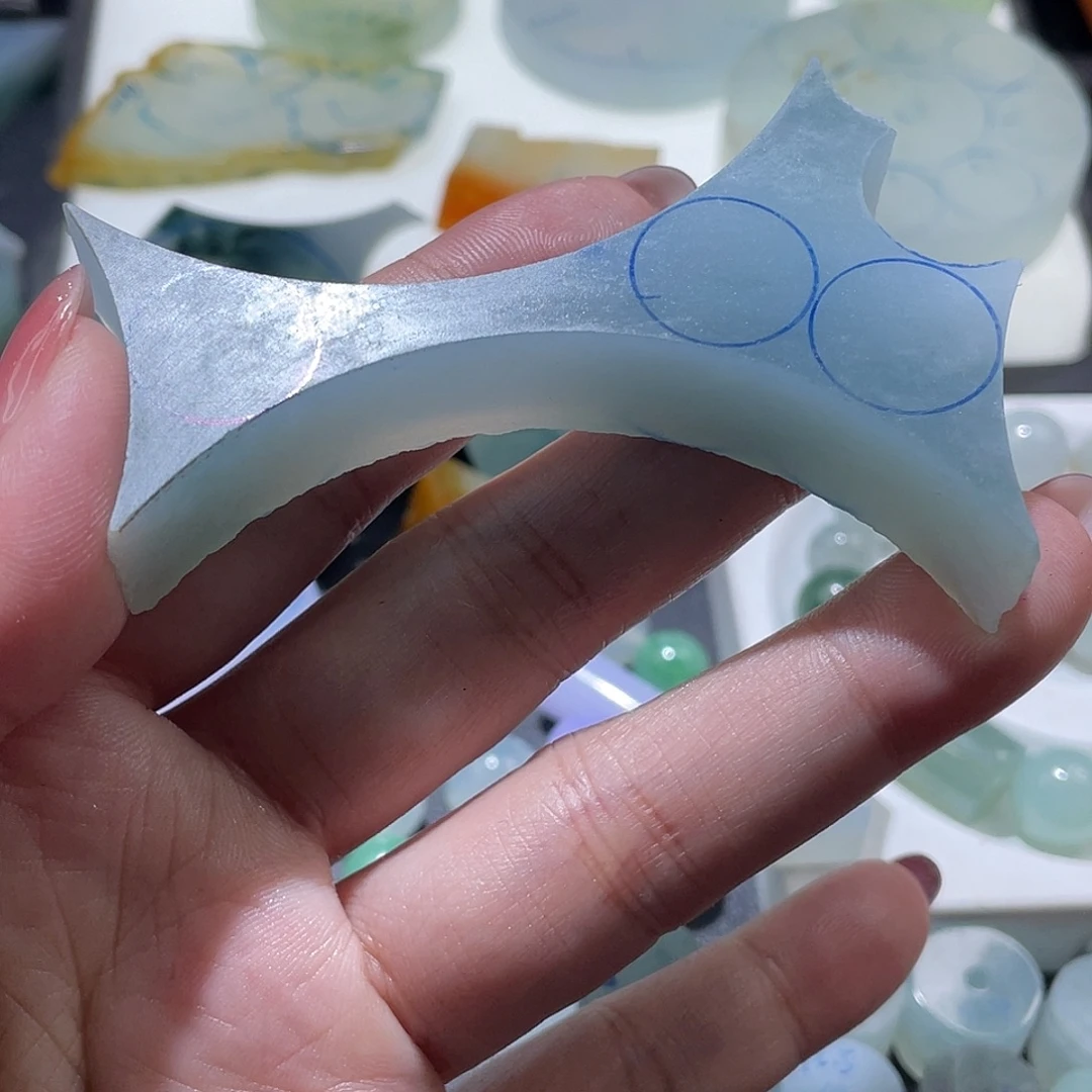 妹***猪定制翡翠未镶嵌珠子