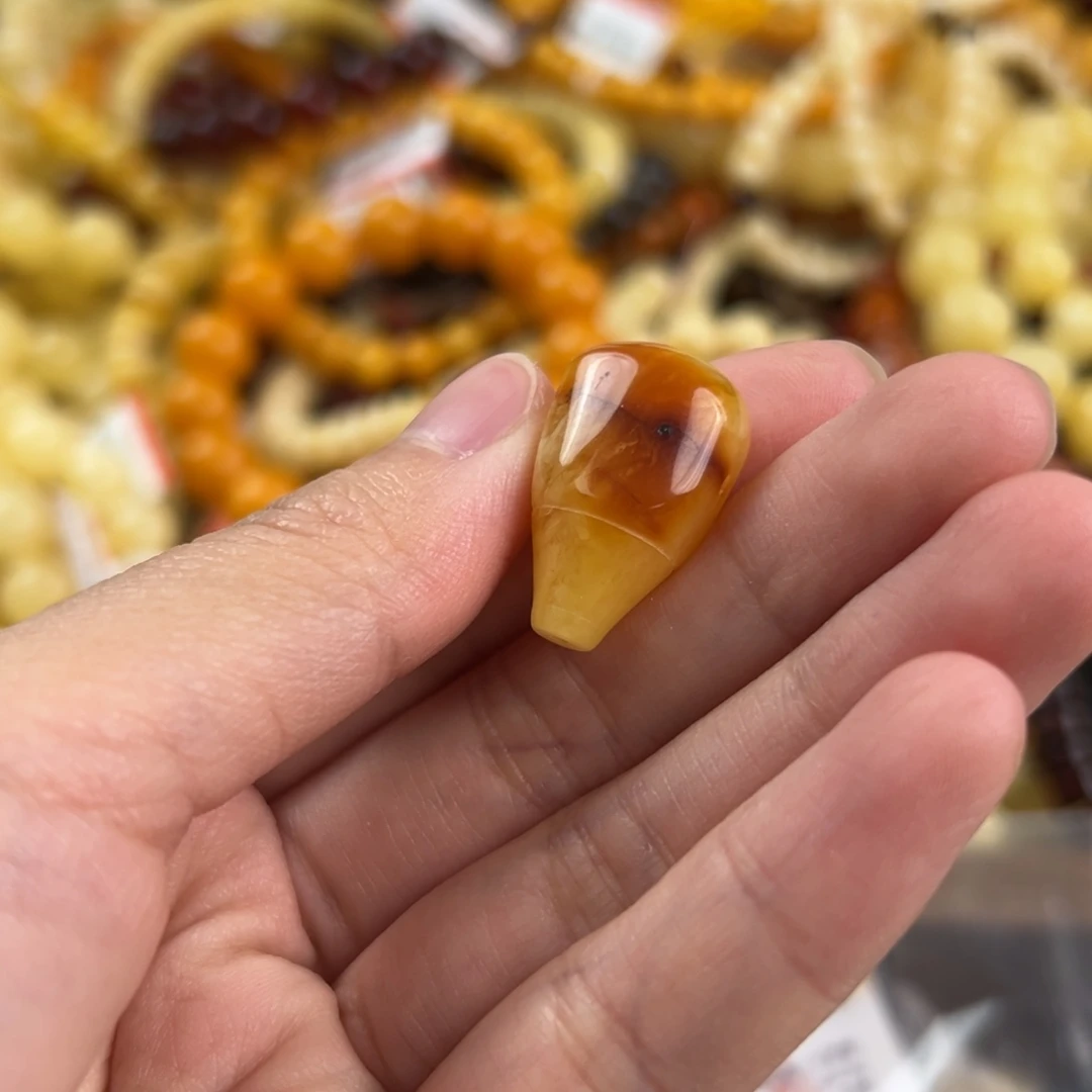琥珀未镶嵌珠宝奇石