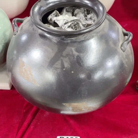 瓷片M***人瓷器和陶器上雕刻花纹精细雕刻精美精细