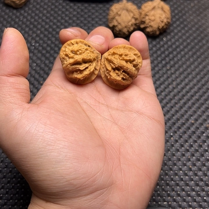 文玩核桃吊坠小蝴蝶