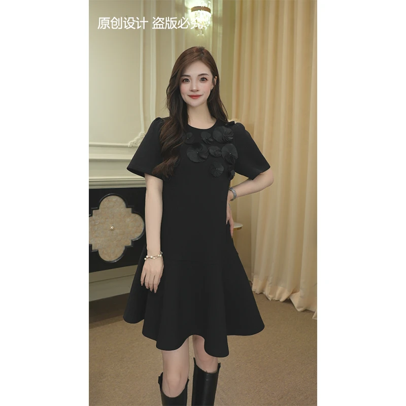 逸焰·宁宁赫本假日·春季黑色显瘦气质赫本风短袖连衣裙女装-90713