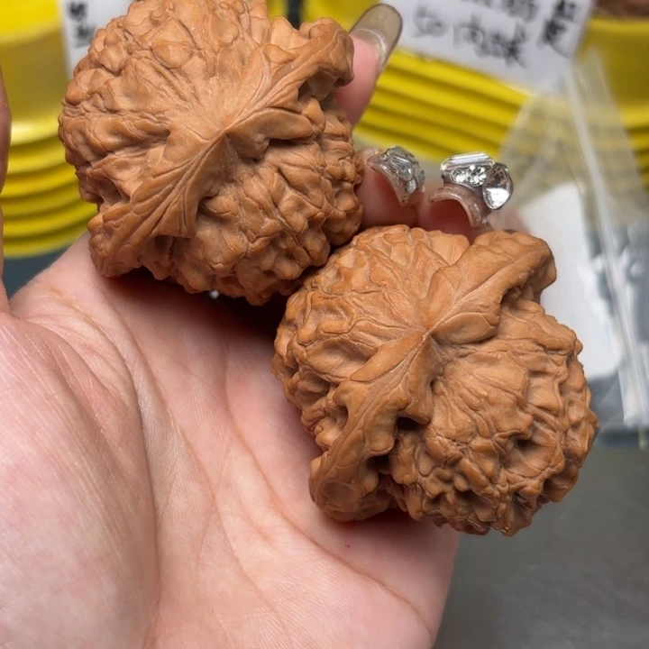 文玩核桃吊坠51-32912-02