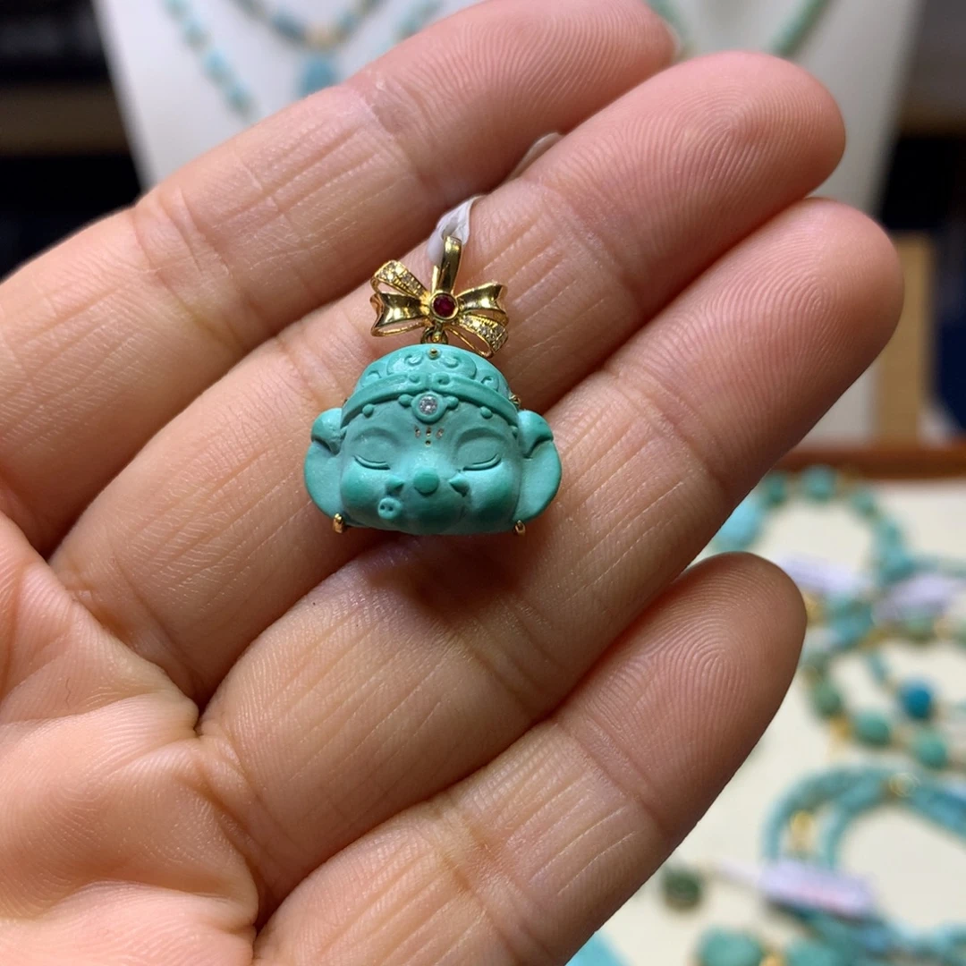 绿松石18K金镶嵌挂件