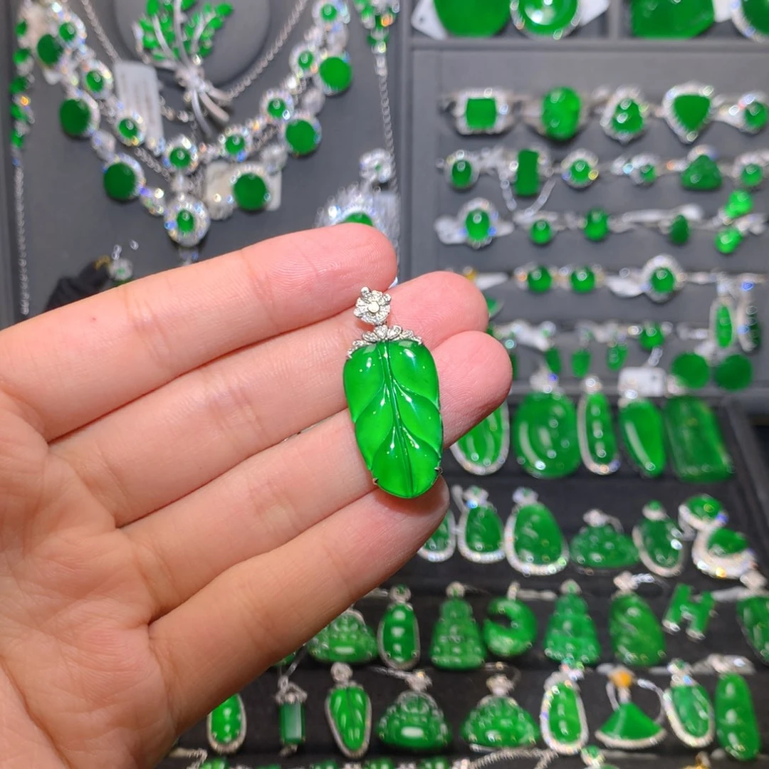 翡翠18K金镶嵌吊坠(不含链)叶子吊坠