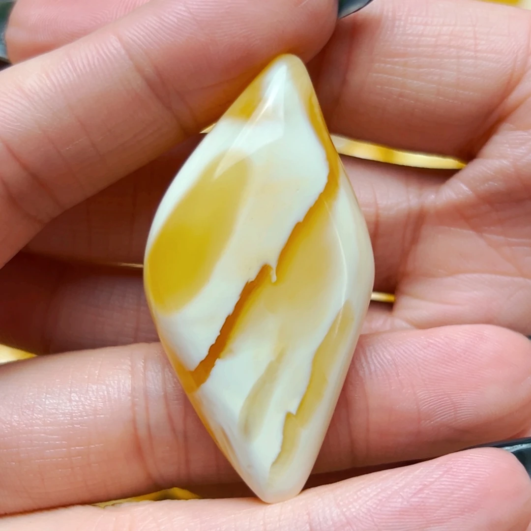 未镶嵌蜜蜡裸石27mm吊坠 9.2g