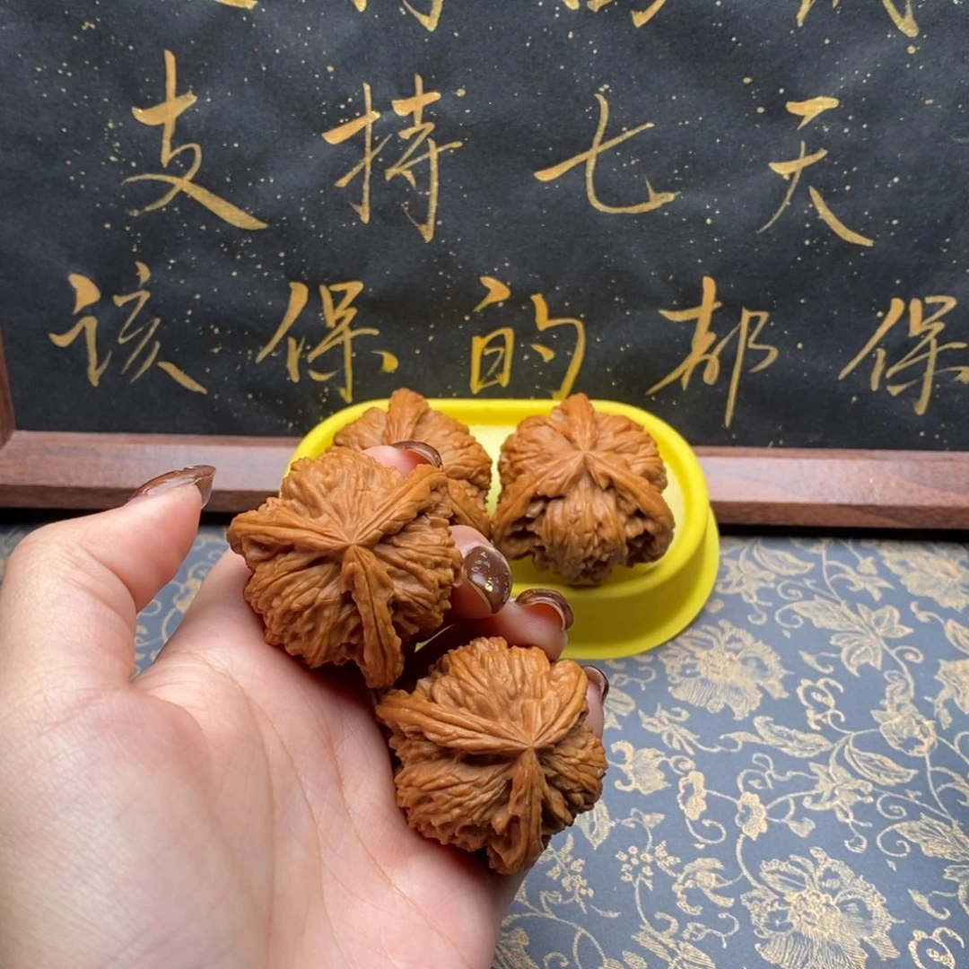 吊坠文玩核桃h**辉白狮子