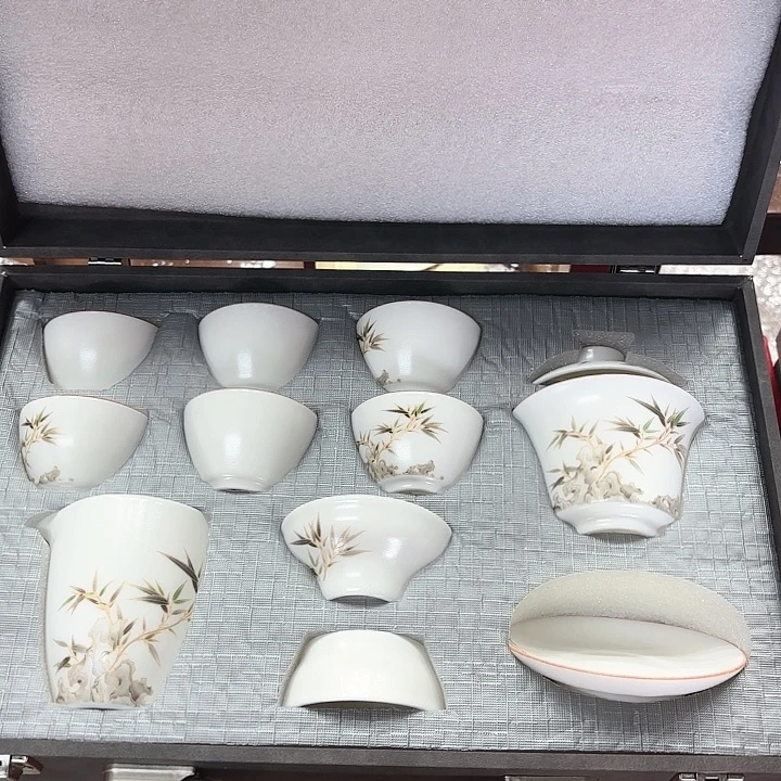 孤品茶具套装等。