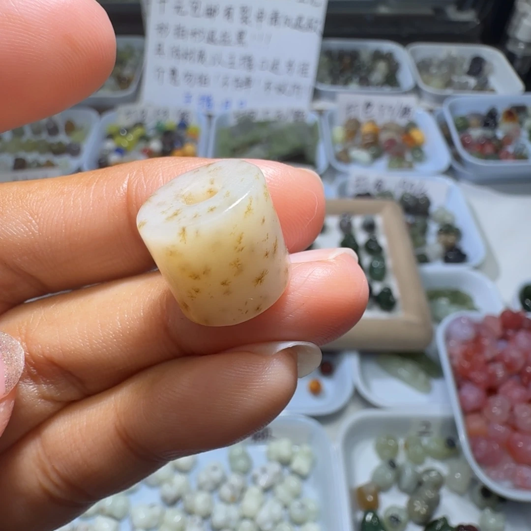 和田玉未镶嵌珠宝奇石