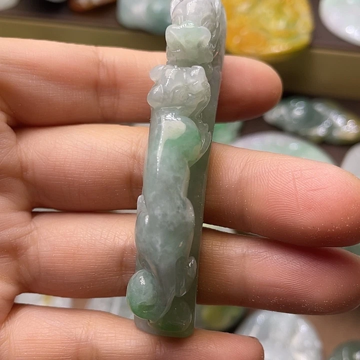 定制翡翠未镶嵌翡翠吊坠