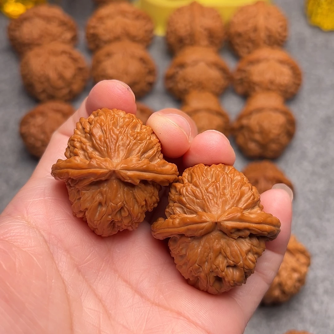 把件文玩核桃精品三角白39全品