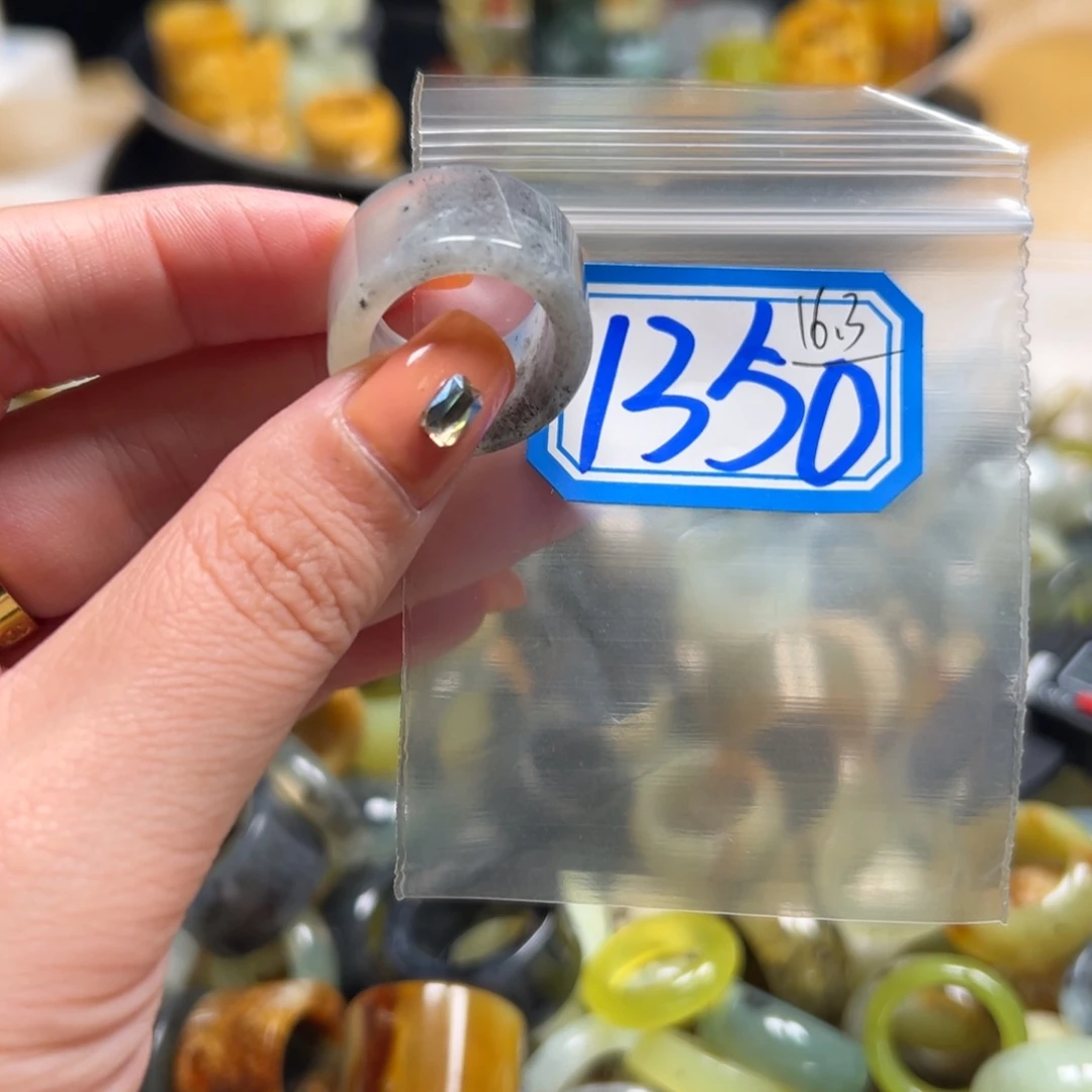 蕾***蕾蛇纹石玉未镶嵌戒指