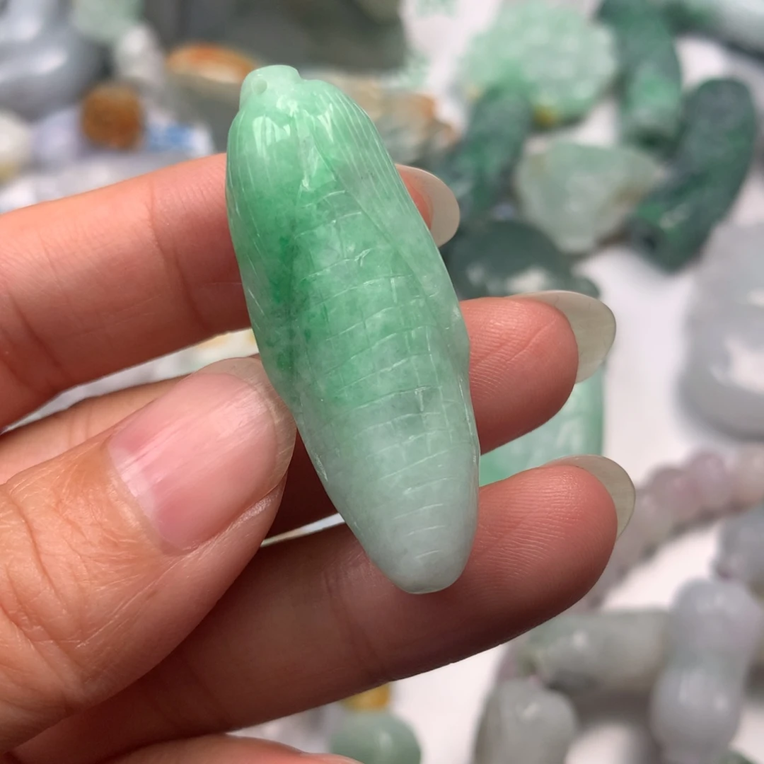 翡翠未镶嵌颈饰翡翠