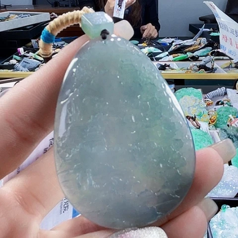 颈饰未镶嵌翡翠一个