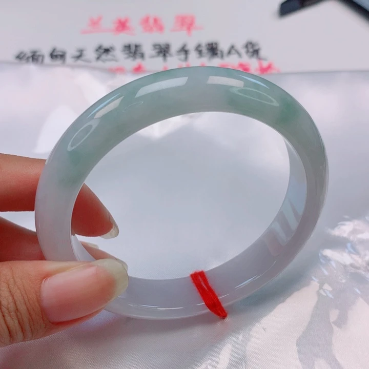 翡翠手镯未镶嵌58圈