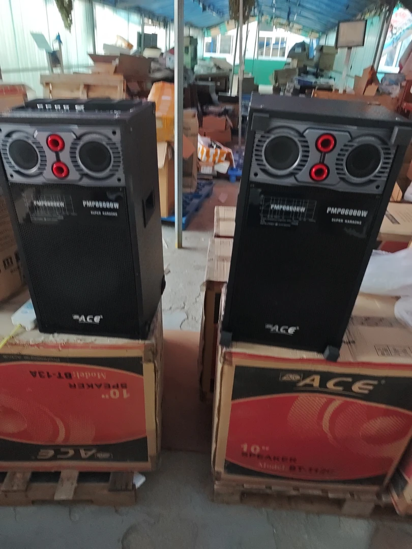 8新  10寸有源音箱一对的价格。包邮顺丰。外观有瑕疵。