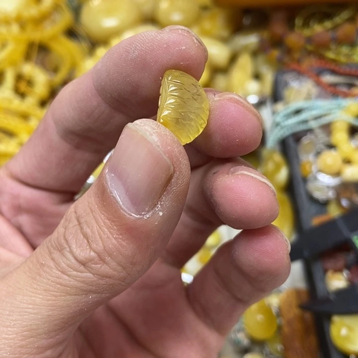 蜜蜡未镶嵌裸石多样性发货