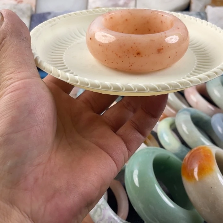 未镶嵌手镯石英质玉