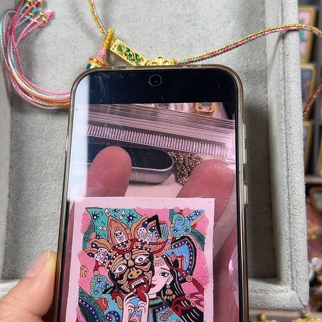 沐***l吊坠粉粗矿砂前世今生，粉绳子和不带流苏五路绳