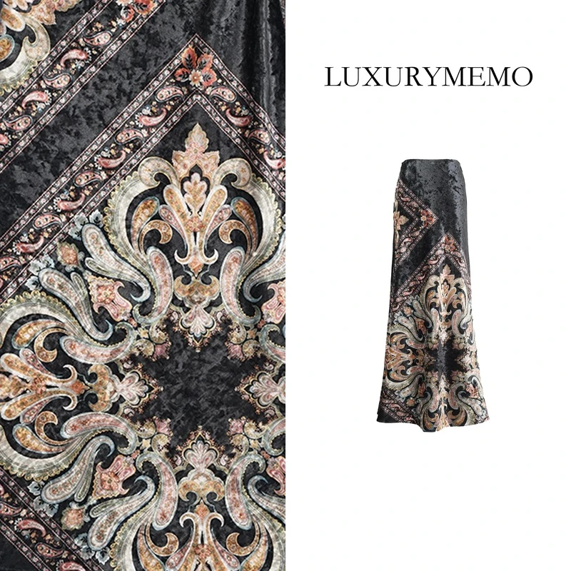 LUXURYMEMO【刘熊熊】秋版轻东方主义精致感复古图腾斜裁丝绒半身裙