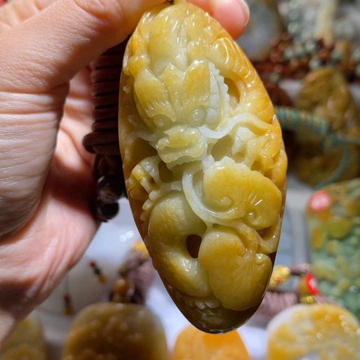 吊坠(不含链)未镶嵌翡翠
