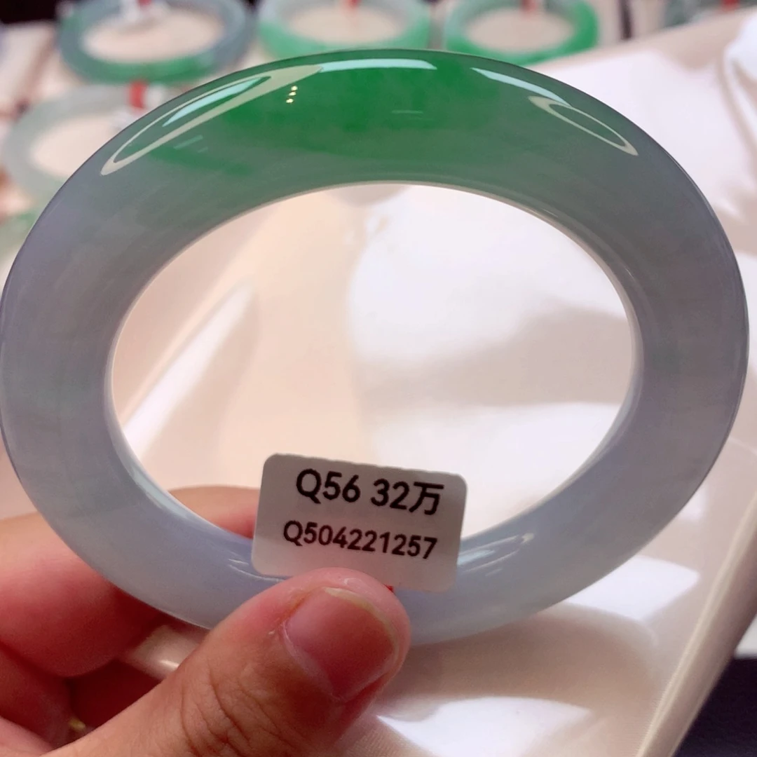 翡翠手镯未镶嵌吉****兵翡翠11