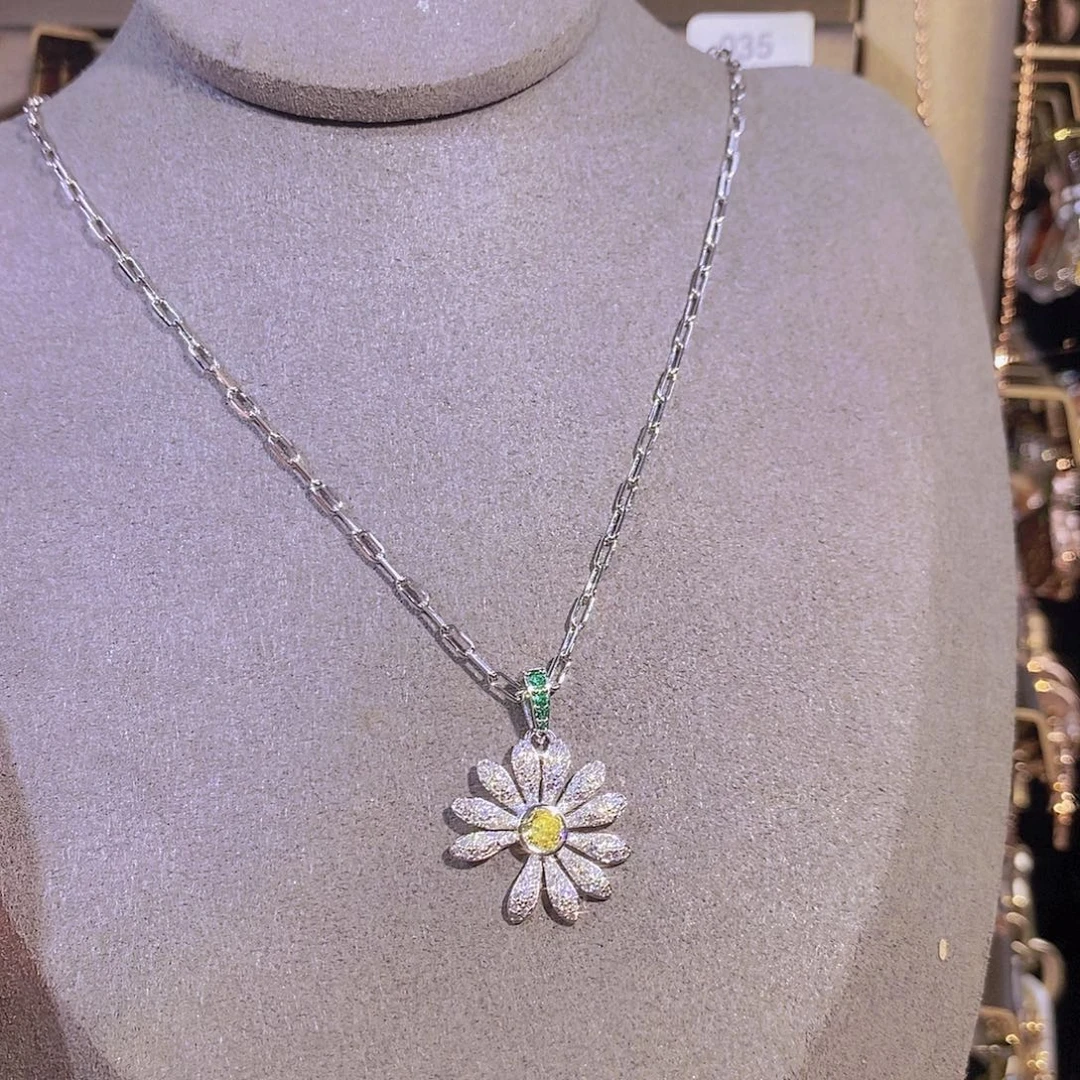 用***姐锆石纯铜合金气质优雅