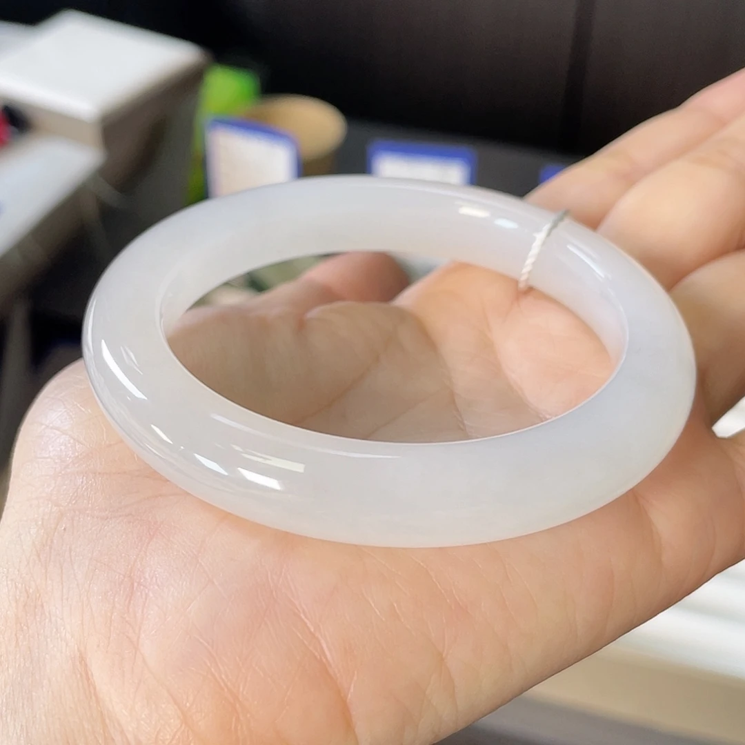 和田玉未镶嵌手镯冰白，带猫光，无包容，捡漏