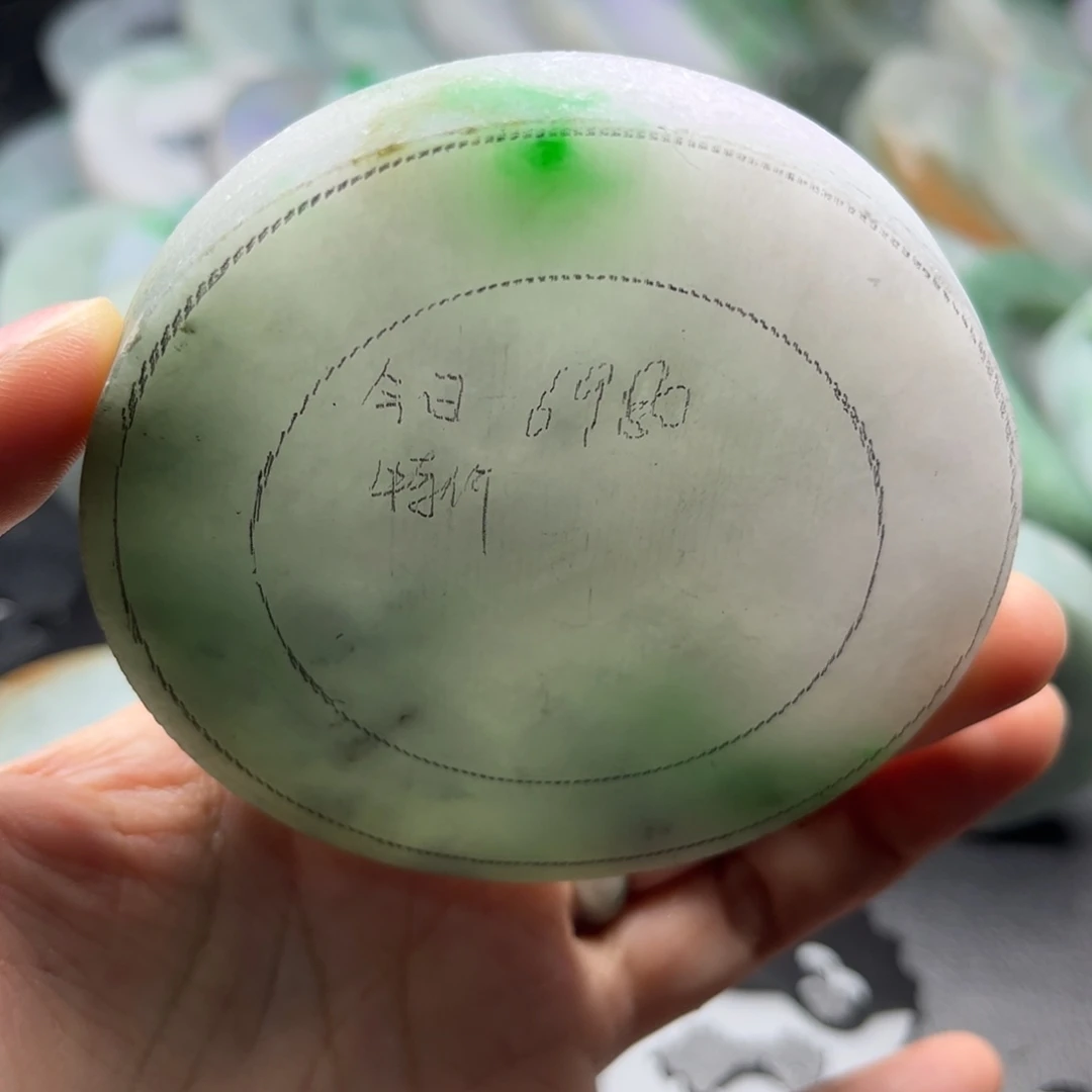 定制翡翠未镶嵌翡翠手镯