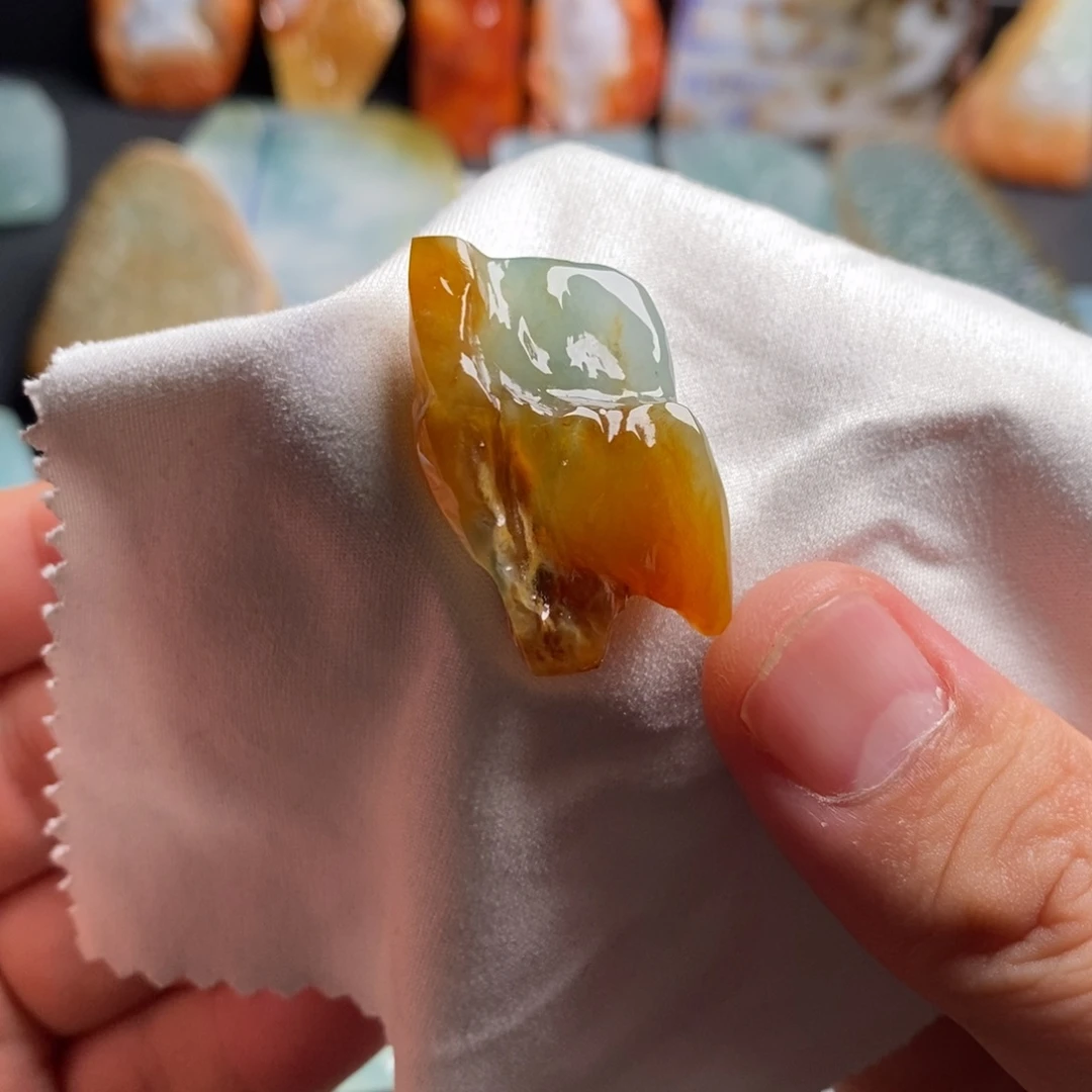 定制翡翠未镶嵌特色黄翡