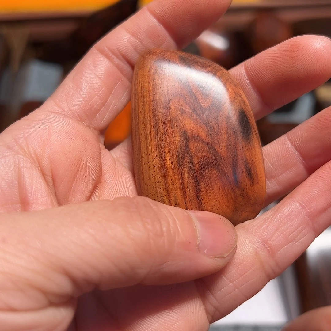 交趾黄檀（大红酸枝）m**s