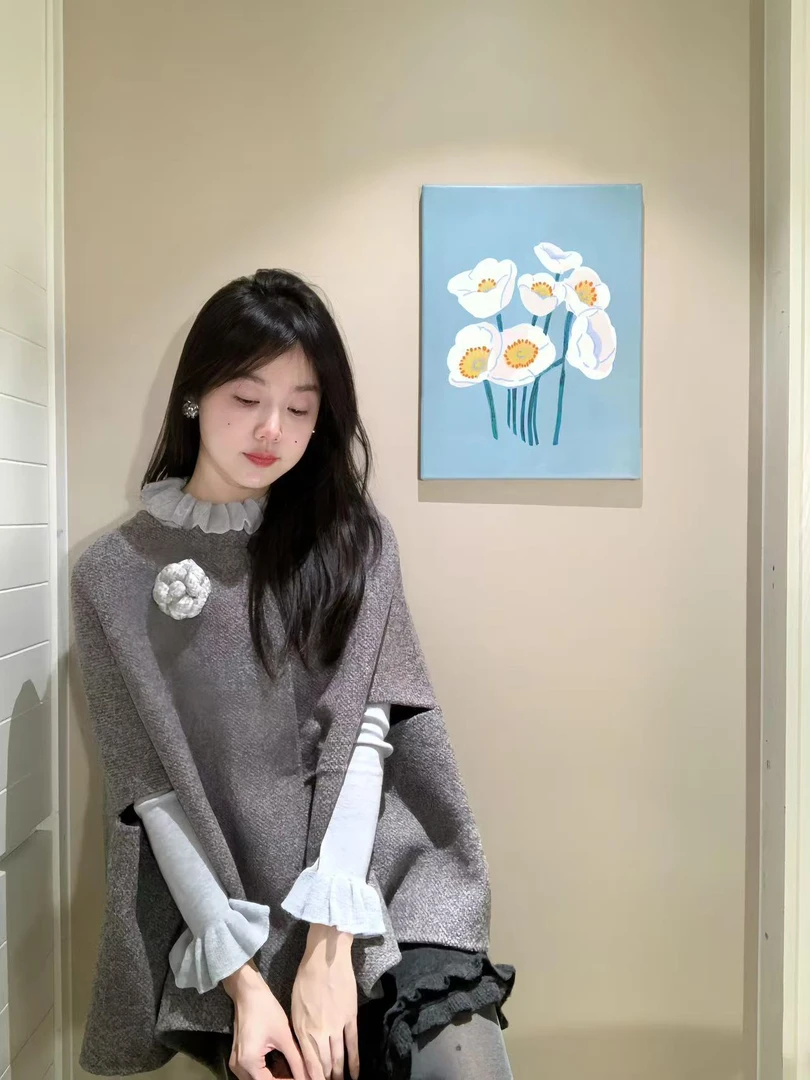 2026秋冬新款韩系气质斗篷大衣叠穿木耳花边针织打底衫高腰半身裙