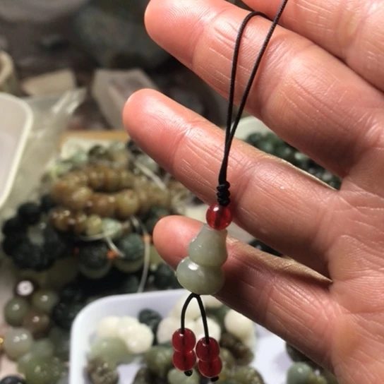 和田玉（糖玉）未镶嵌颈饰