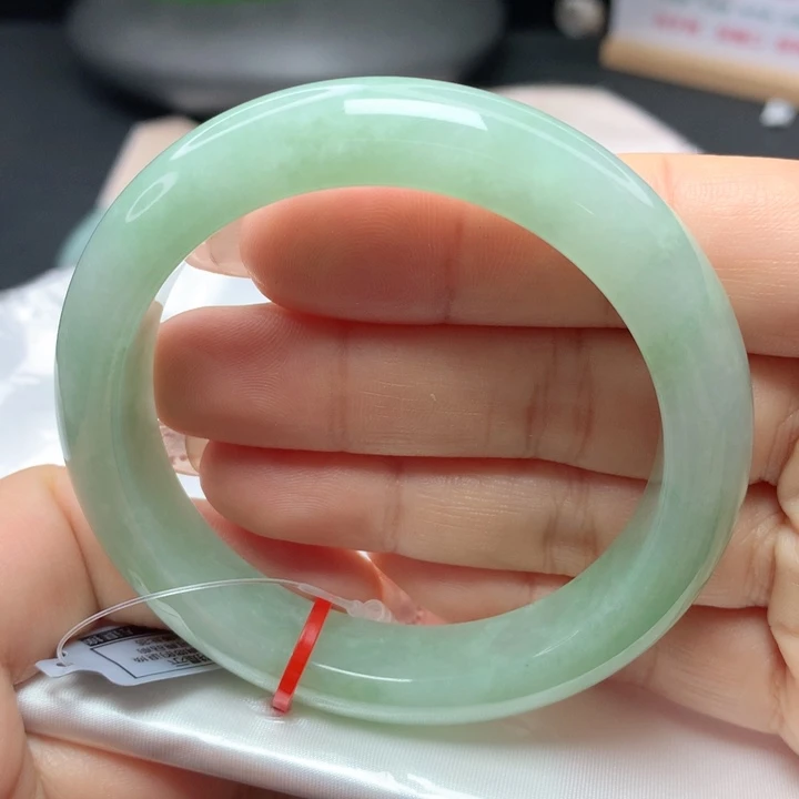 翡翠手镯未镶嵌56565757